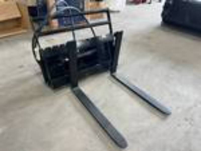 FUTURE Mini Skid Steer Side Shift Forks - 30 inches (FT-CYHC)
