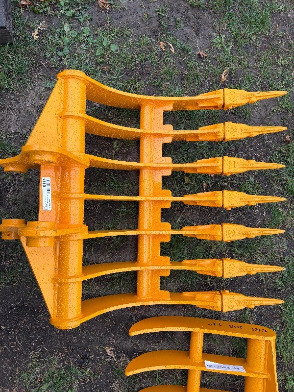 FUTURE CAT305 Excavator Rake with Teeth, 32 Inches