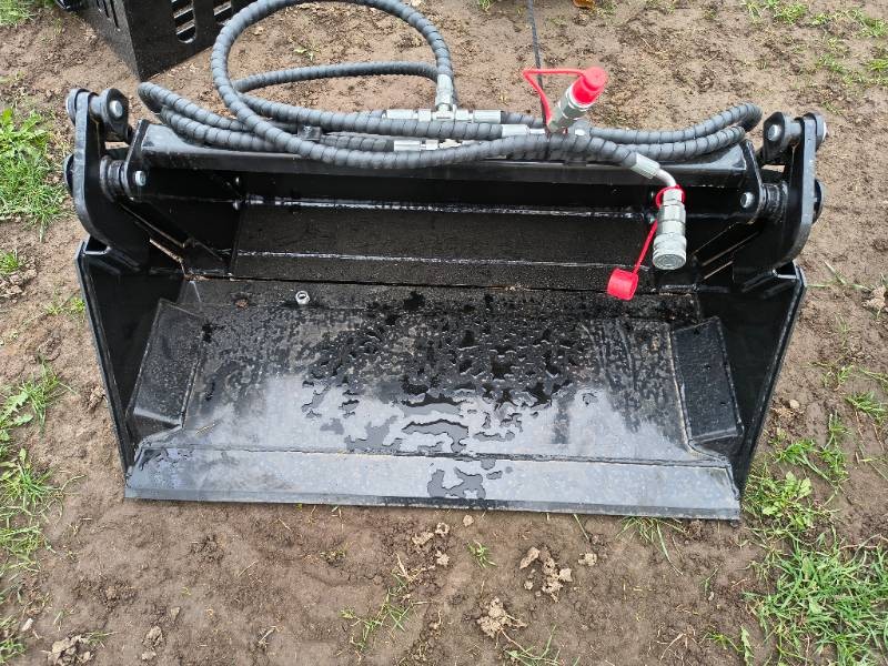 FUTURE Mini Skid Steer Bucket (FT-XKH39)