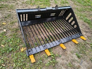 FUTURE Mini Skid Steer Rock Bucket