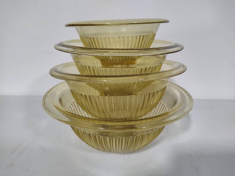 Rare Federal Glass Golden Glow Nesting Mixing Bowl Set