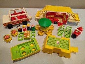 Fisher Price Little People Pop Up Camper #992 Playset - Complete