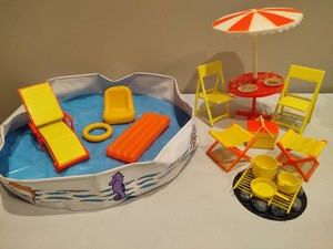 Barbie Sized Swimming Pool & Beach AccessoriesFurniture