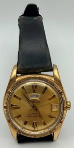 Gold-Tone Wristwatch With Leather Strap - Untested