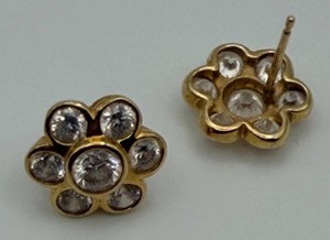 14K Floral Clear Stone Stud Earrings Pair