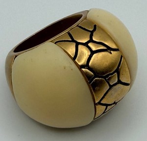 Tahari Statement Ring Size 6