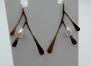 Pearl Accent Sculptural Dangle Earrings - Pair