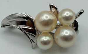 Sterling Silver Leaf Motif Pearl Brooch