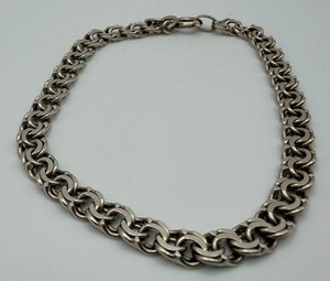 Interlocking Metal Chain-Link Necklace