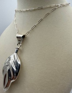 Mexico Sterling Silver Leaf Pendant Necklace