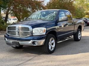 2007 DODGE RAM 1500 SLT 2 Owners  4X4   5.7L Hemi Motor  No Accidents Reported (NO RESERVE)