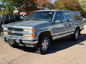 1994 CHEVROLET SUBURBAN K1500 2 Owners  4X4  5.7L V8  3rd Row Seating (NO RESERVE)