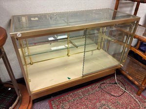 Nice Glass Top Store Display Case