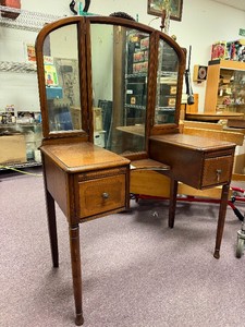 Nice Vintage Deco Vanity wMirrors &amp Drawers