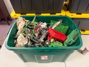 LARGE Lot of Assorted Vintage etc Diecast Metal &amp other Farm Toys