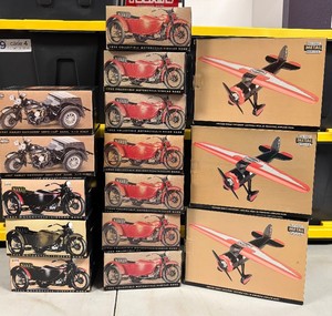 Large Lot of New in Box HARLEY DAVIDSON Diecast Metal Motorcycles &amp Airplanes