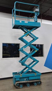 2012 Airman ENCL040 Track Drive Scissor Lift