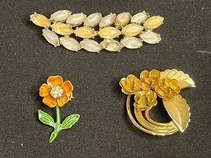 VTG Costume Jewelry Brooches - Floral Gold-Tone & Enamel (Lot of 3)