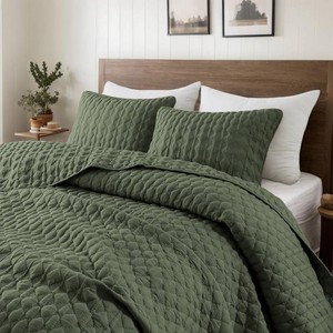 WDCOZY Olive Green Quilt King Size Bedding Set with 2 Pillow Shams, Lightweight Soft Bedspread Coverlet, Thin Comforter Bed Cover for All Season, 3 Pieces, 104x90 inches