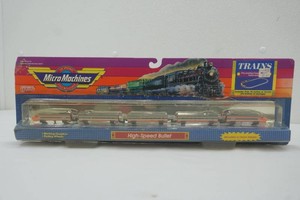 NIP Micro Machines Scale Miniature high Speed Bullet Die Cast Train Set with 42 track