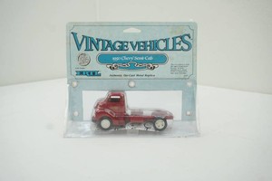 NIP Ertl 143 scale Die Cast metal Vintage Vehicles 1950 Chevy Semi Cab