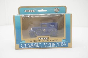 NIP Ertl Classic Vehicles 1930 Chevy 12 ton truck Chicago Police