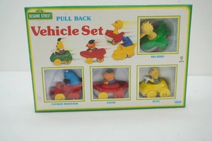 NIP Sesame Street Pull Back Vehicle Set