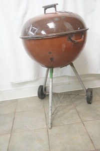 vintage rare Chocolate Brown or Copper porcelain enamel finish Webber Charcoal Kettle Grill 1968-1972 era