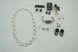 Vittoria, Alpaca bracelet, pierced earrings
