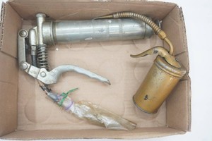 oil squirt can and small grease gun