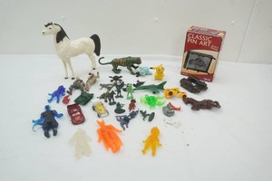 Classic Pin Art, vintage military men and accessories, toy horse, tiger, figurines