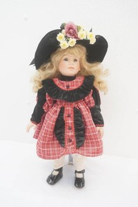 vintage porcelain doll Peggy Dey by effenbee numbered 2432500