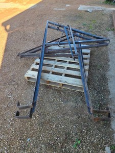 Building Wall Brackets