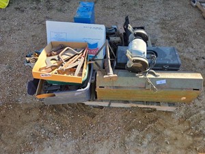 Pallet of Garage Items