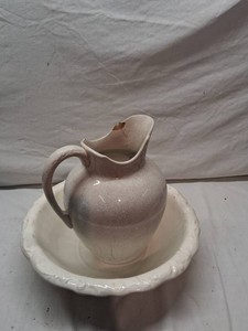 Rhine Pottery Wash Basin and Pitcher Set