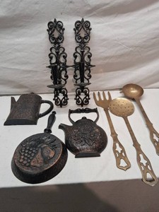 Decorative Metal Kitchen Wall Hangings and Accessories Set