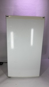 Sanyo SR-4310W 4.4 Cu. Ft. Compact Refrigerator Mini Fridge with Freezer Compartment  White