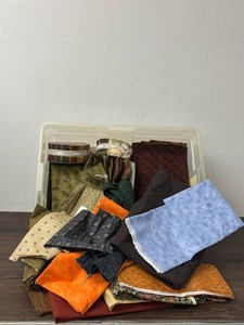 Moda Quilting Fabric Scraps & Fabric Cuts Mixed Lot