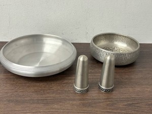 Decorative Metal Tableware Set - Bowls & Shakers (Set of 4)