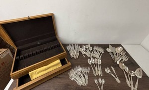 Vintage Rogers Silverplate Flatware & Serving Pieces Mixed Lot