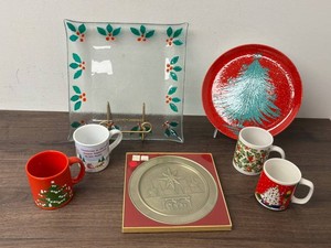 Christmas Decor & Serveware Mixed Lot - Plates, Platter & 4 Mugs