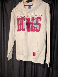 Ultra Game Chicago Bulls Graphic Pullover Hoodie  Cream  Size Small