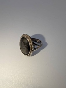 Sterling Silver Oval Dark Stone Ring with Rope Border  Approx. Size 5�  7.6 Grams