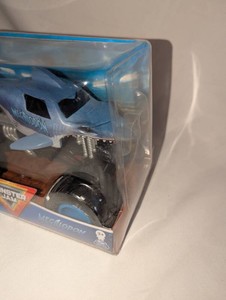 Monster Jam Megalodon 124 Scale Monster Truck  Spin Master True Metal  New In Package