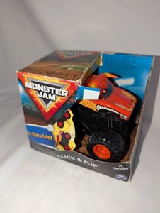 Monster Jam El Toro Loco Click & Flip Monster Truck  143 Scale