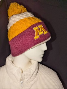 Minnesota Golden Gophers Cable Knit Pom-Pom Beanie  Maroon & Gold