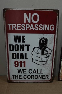 Vintage Style Metal Sign - No Trespassing