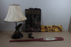 Cabin Dcor - Lamp, Wall Dcor