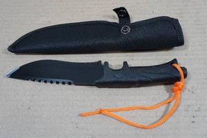 Fixed Blade Outdoor Survival Knife