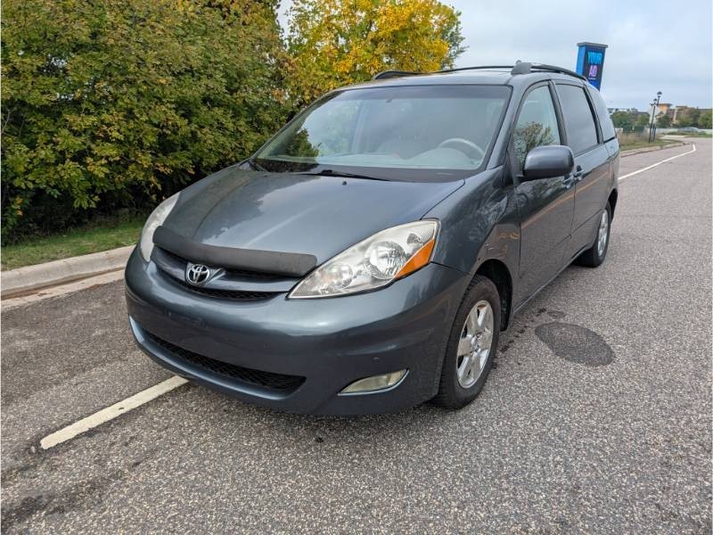 2010 Toyota Sienna XLE